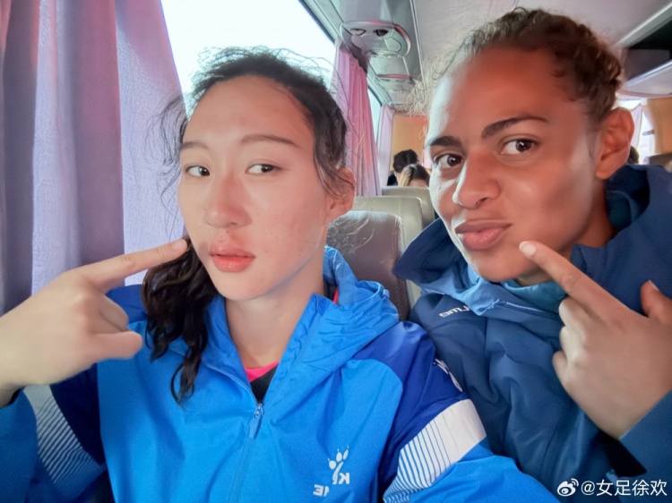 神勇！女足國(guó)門徐歡曬照，比賽中被球砸臉仍力保球門不失