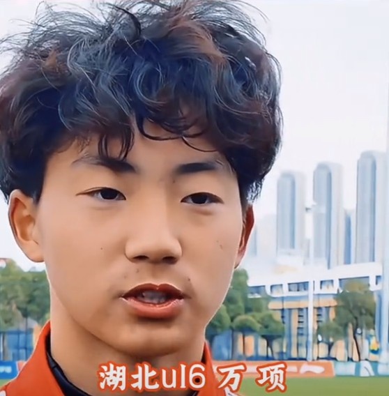 萬項談全運會吊射破門：發(fā)現門將站位不是很好，就很自信的射門